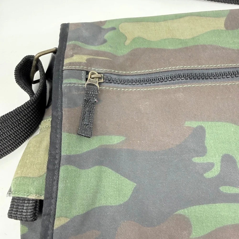 Vtg y2k Fossil Messenger Bag Camo Canvas Crossbody Bag Woodland Camouflage